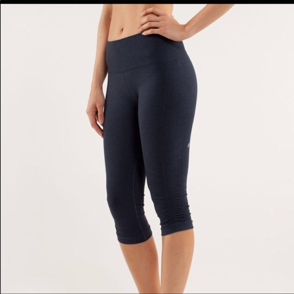 Rare Lululemon In the Flow Crop  ll